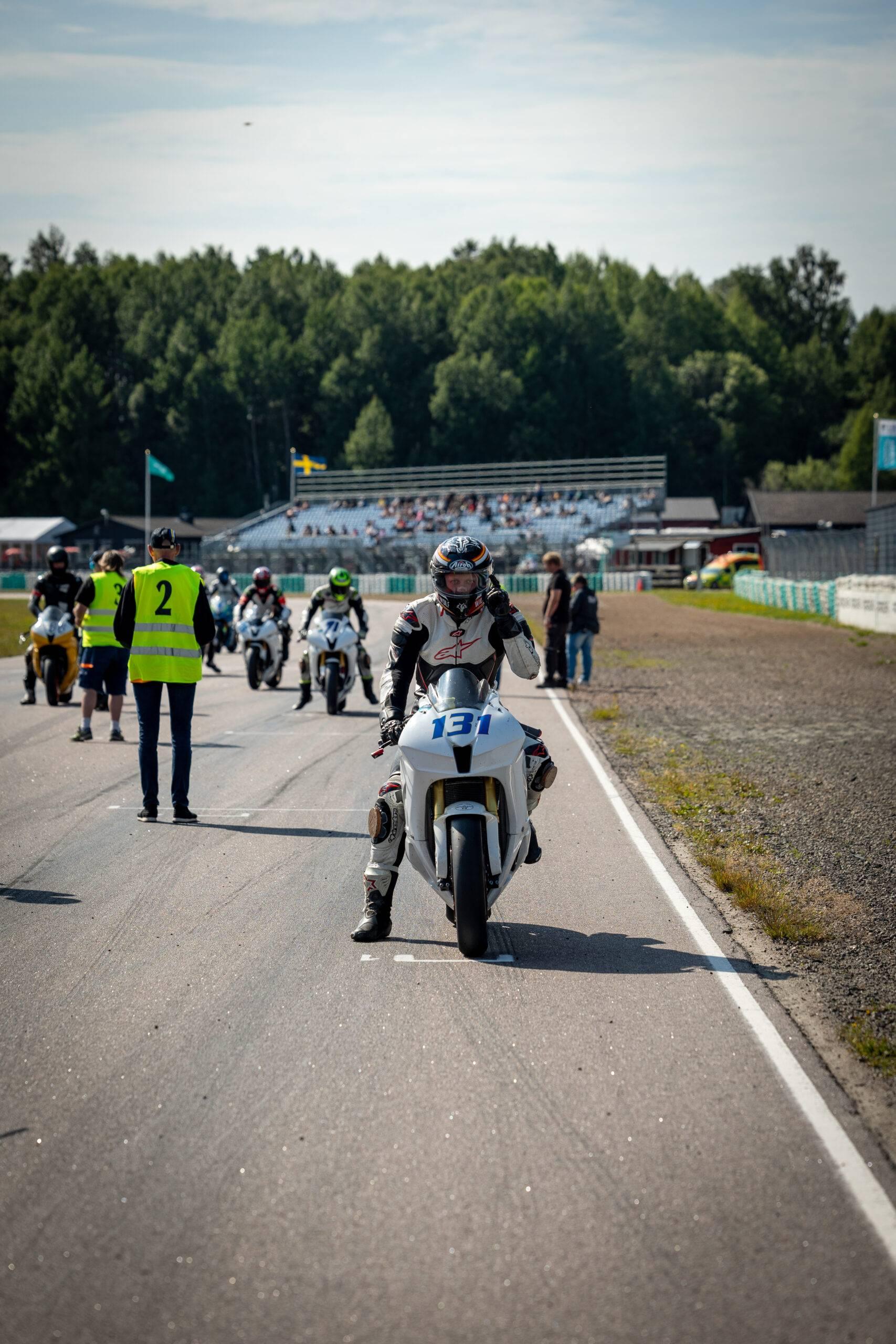 Flera förare vis starten på superbike Gelleråsen
