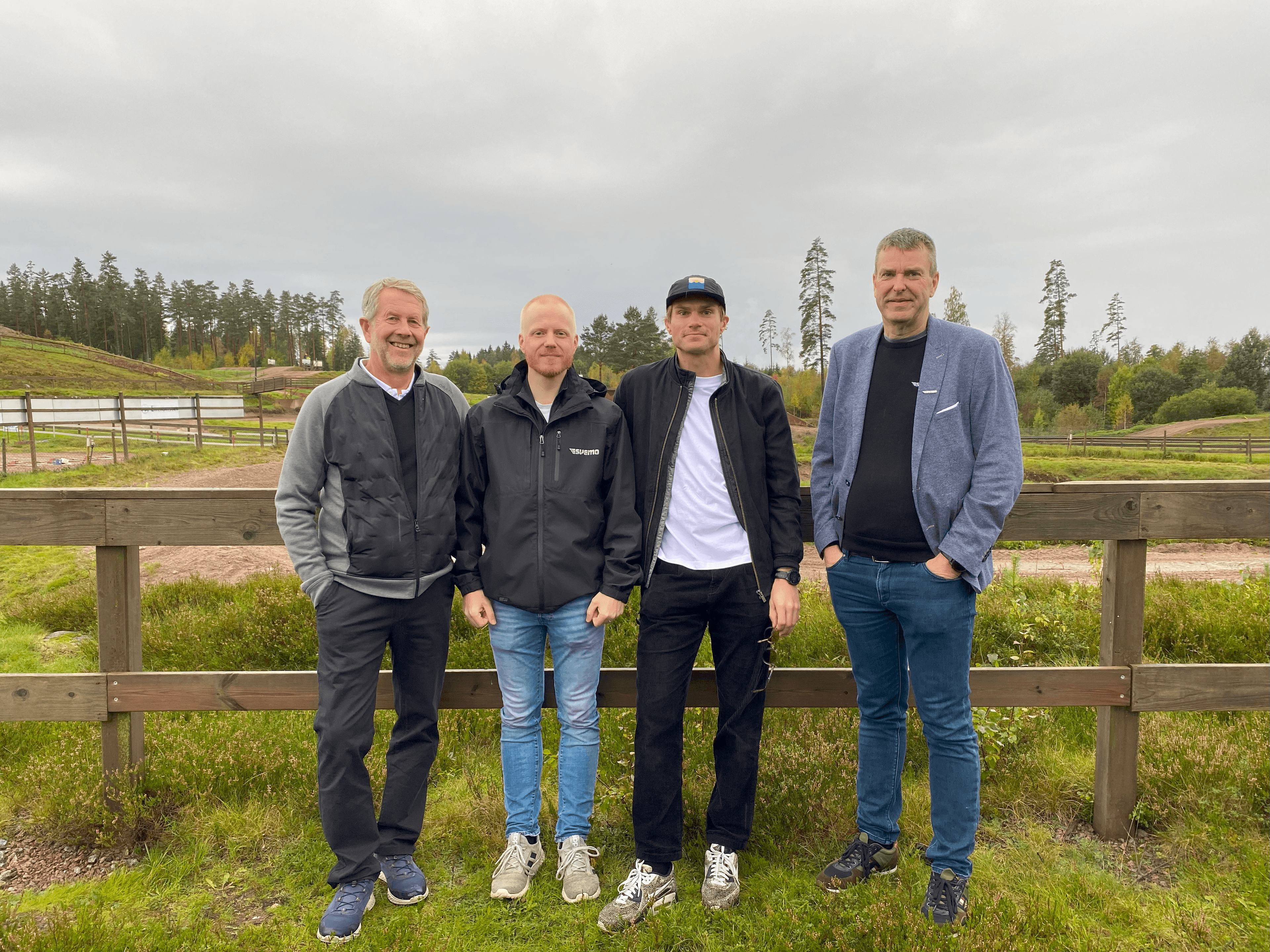 Gruppbild på delar av svemo styrelse och kansli